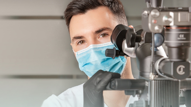 Microscop stomatologic – este cu adevărat util?